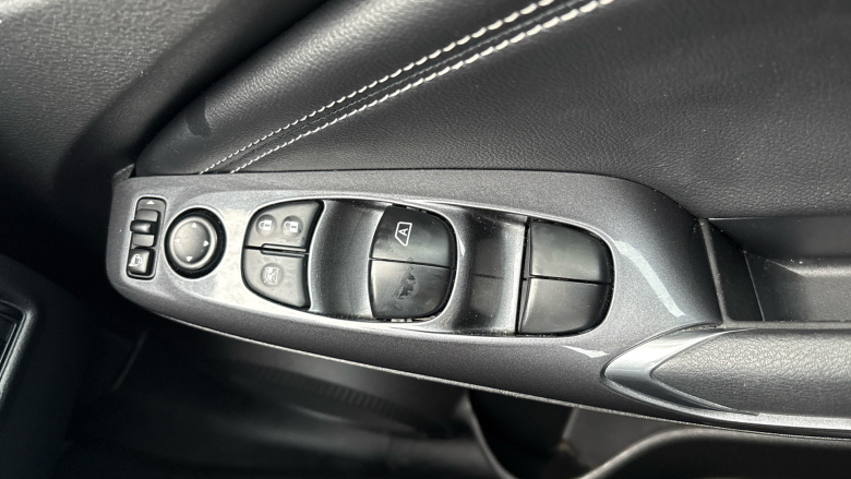 Nissan Juke 1.0 DiG-T 114 N-Connecta 5dr DCT Petrol Hatchback